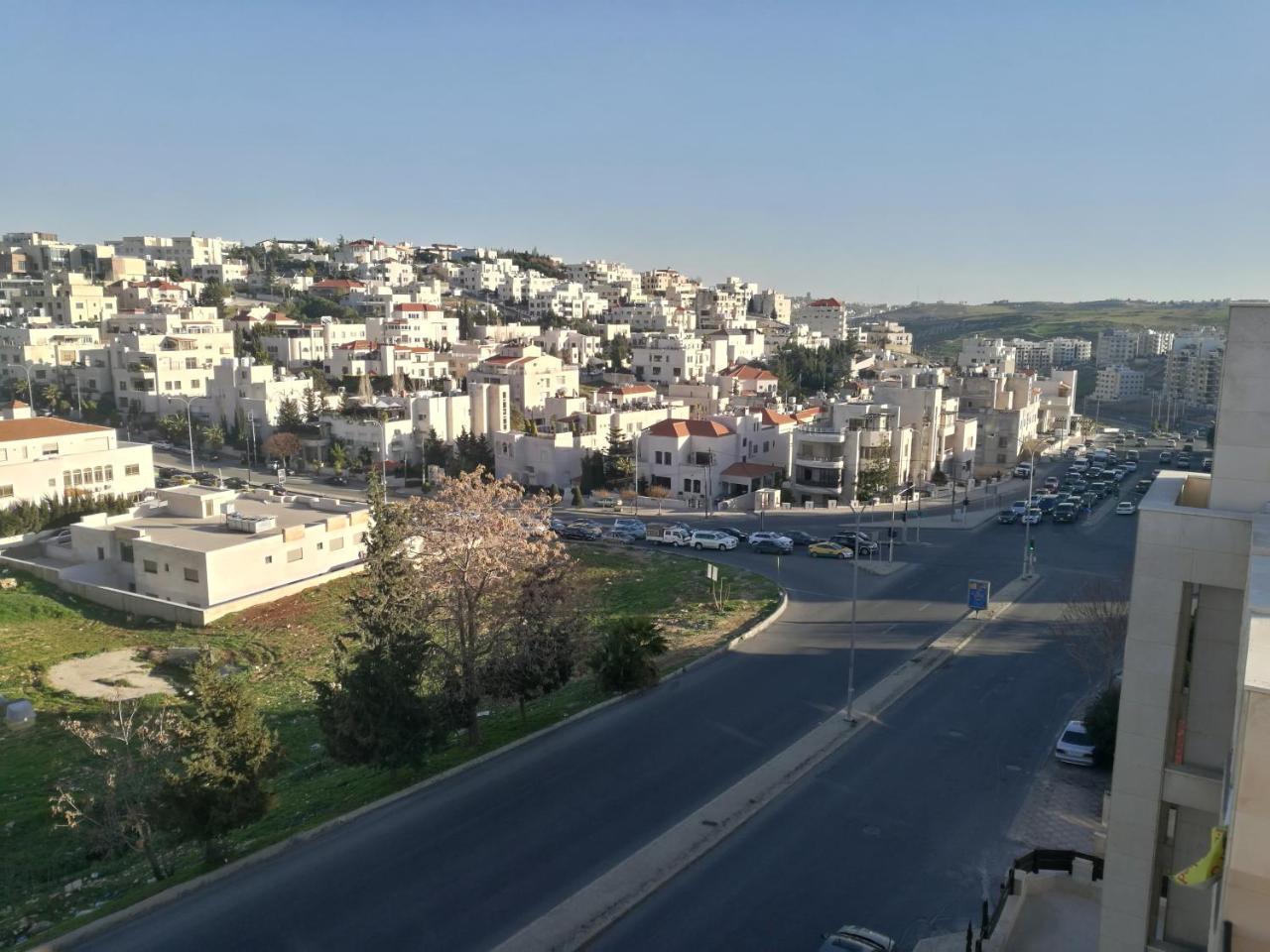 Dair Ghbar Gate Apartments Amman Exterior foto
